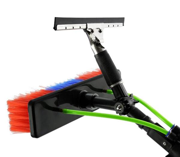 30ft Cleaning Pole And 16L Water Fed Backpack - Image 4